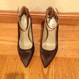 Kenneth Cole strap heel.