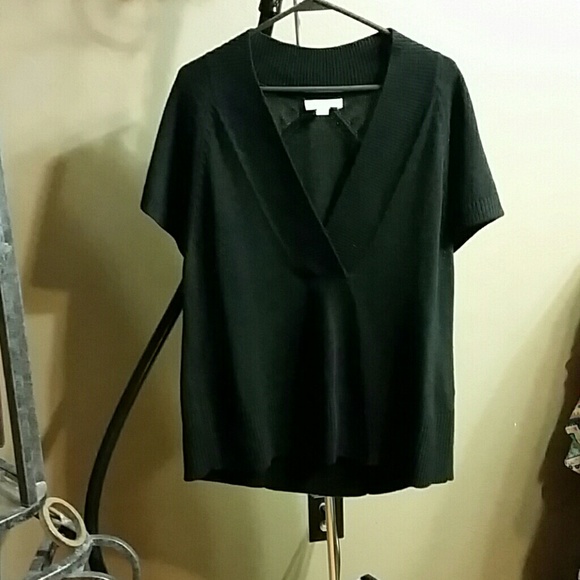 Black v neck sweater