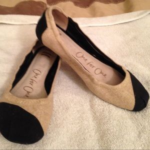 TOMS canvas and black ballet flats