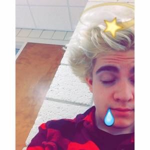 Meet your Posher, Robert