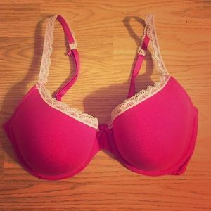 super comfy pink aerie bra with cream lace trim