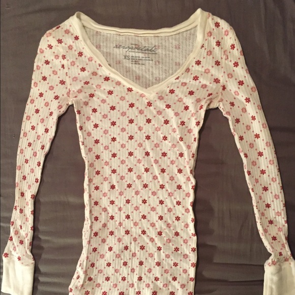 Floral patterned Aeropostale long sleeve shirt