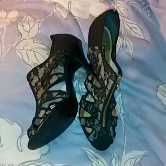 Beverly Feldman Black Lace Sandals