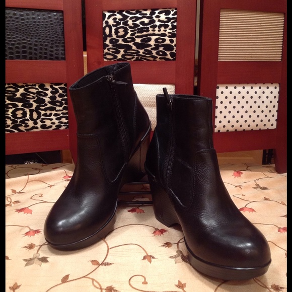 Dansko Leather Ankle Boots NWOT