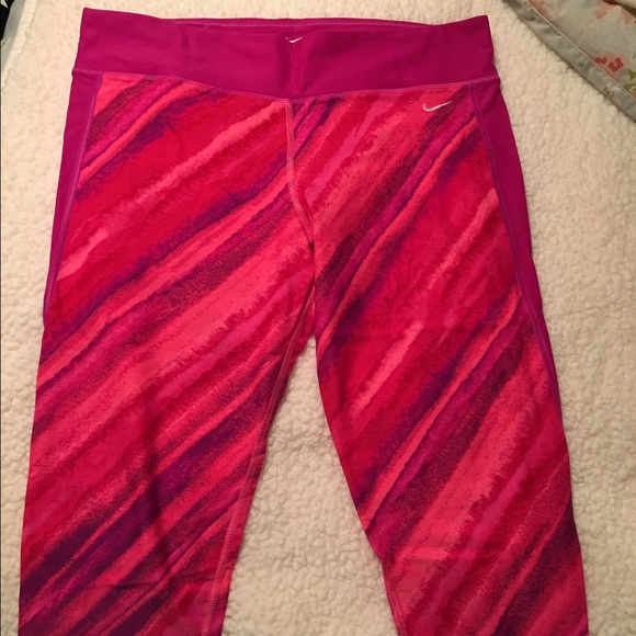 Nike Crop Leggings