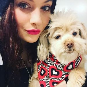 Meet your Posher, Danielle