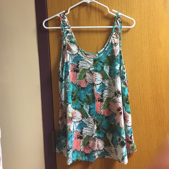 SOLD Tropical High-Low top - Picture 2 of 4