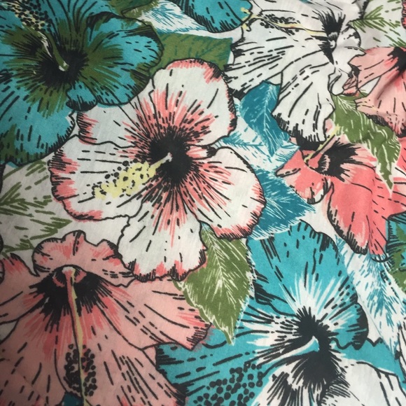 SOLD Tropical High-Low top - Picture 3 of 4