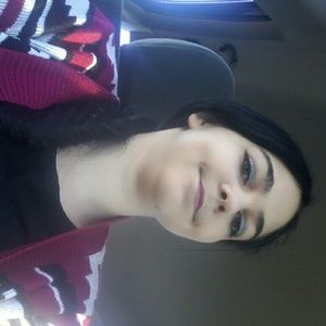 Meet your Posher, Kayla