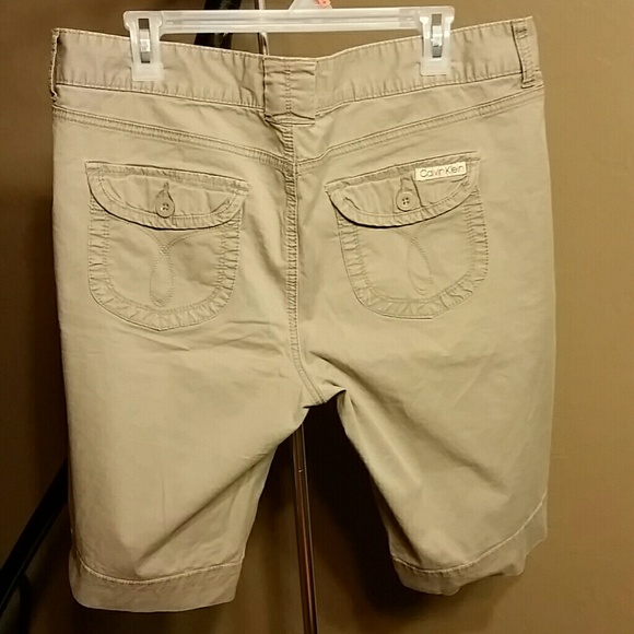 Shorts - Picture 2 of 3
