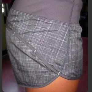 Lululemon speed shorts in Coal Shale