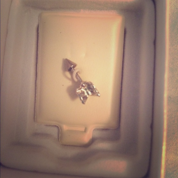 Arrow cartilage piercing earring