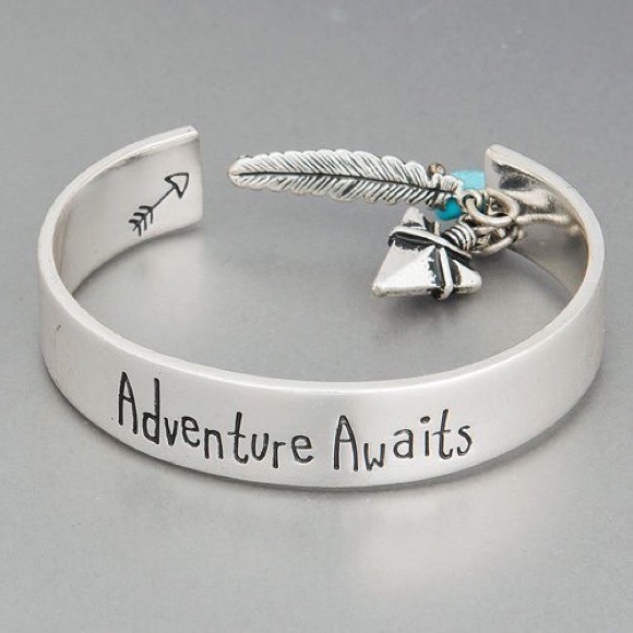 🚫BUNDLED🚫Adventure Awaits bracelet - Picture 3 of 4
