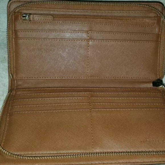 Michael kors wallet - Picture 3 of 4