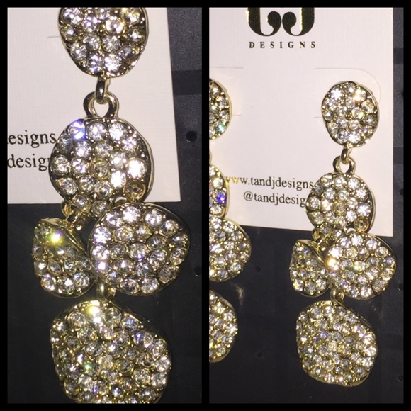 🔵 T&J Designs Gold Pave Drop Earrings - Picture 2 of 2