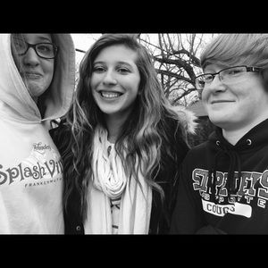 Meet your Posher, Amiris