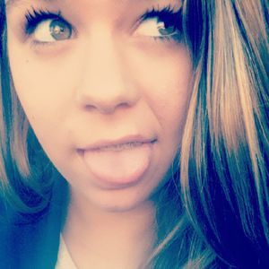 Meet your Posher, Abbey