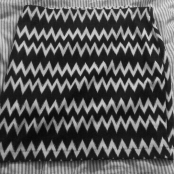 Short Skirt - Picture 1 of 1