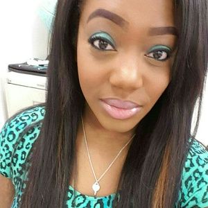 Meet your Posher, Fallon