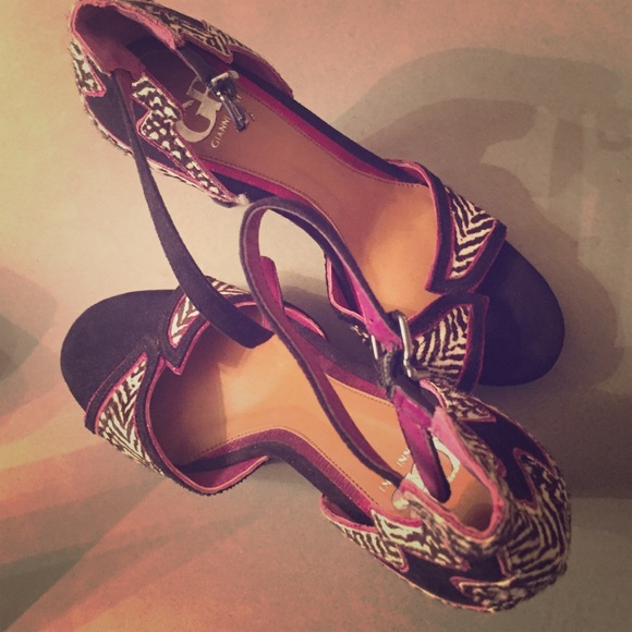 Gianni Bini Pumps