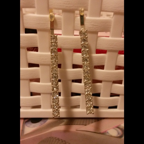 Pair of rhinestone bobby pins!