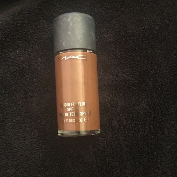 MAC Cosmetics Other - Mac studio fix liquid nw 58