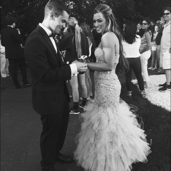 Jovani prom dress size 4 - Picture 3 of 4