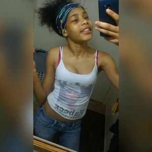 Meet your Posher, Kenisha