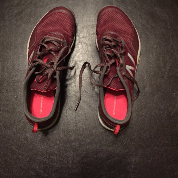 New Balance Minimus 80V2 Sneakers Size 9 Women
