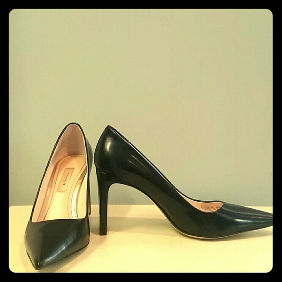 Coach pumps
