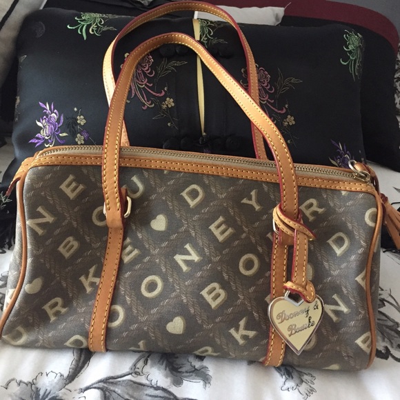 Authentic D&B Purse. ❤️