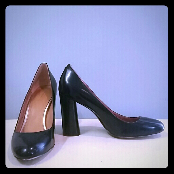 Coach pumps