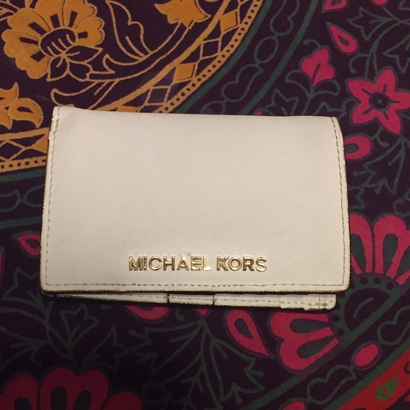 White Michael Kors Wallet