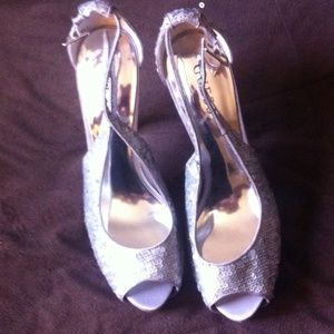 High heeled peep toe Guess shoes size 10