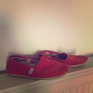 Red TOMS