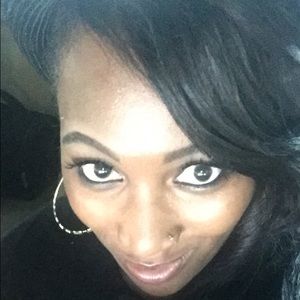 Meet your Posher, Dominique