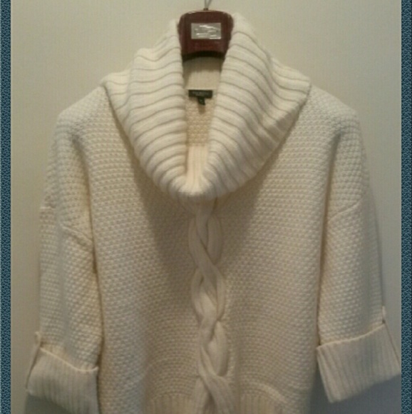 TALBOTS BEAUTIFUL SWEATER