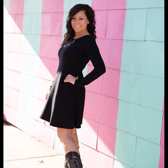 💜 Meet Your Posher 💜 - Picture 6 of 7