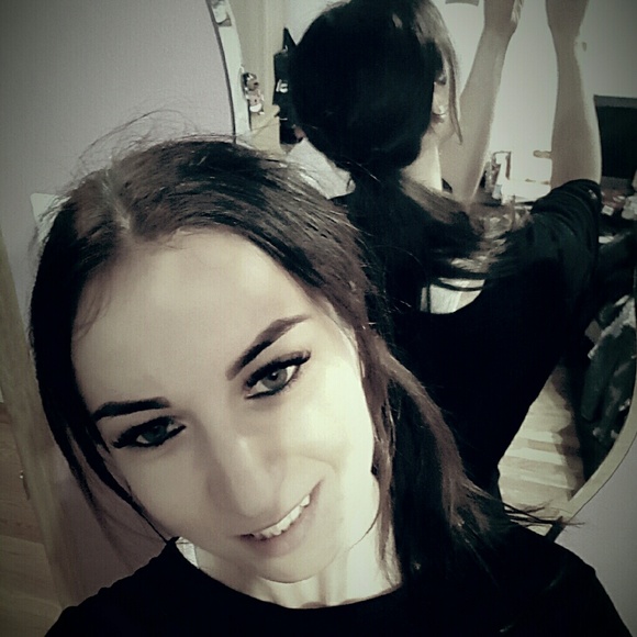 Meet your Posher, Simona