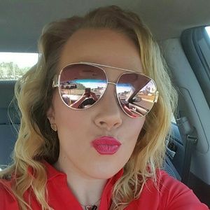 Meet your Posher, Tiffany