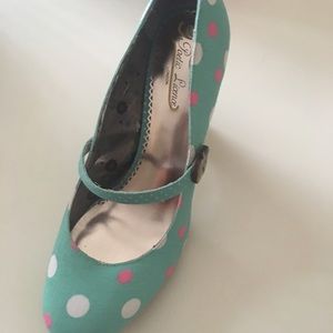 Poetic licence shoe
