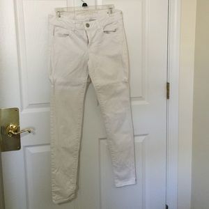 American Eagle size 6 white jeans