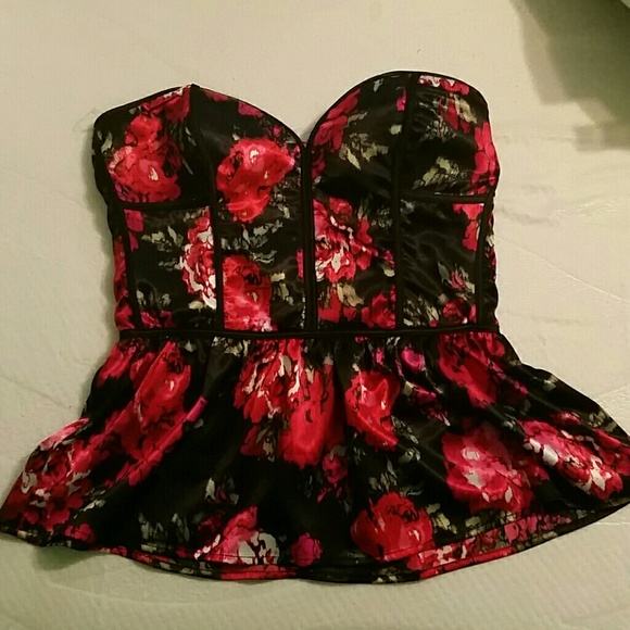 Strapless zip up top