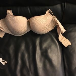 Chantelle bra