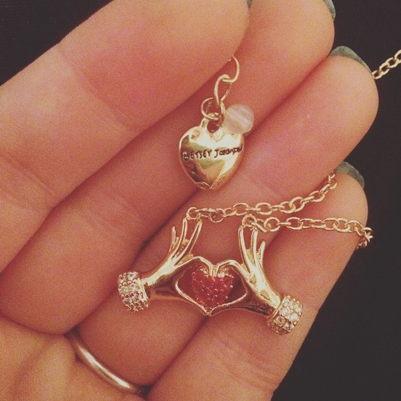 LOWEST PRICE Betsey Johnson Valentine❤️ necklace - Picture 3 of 4