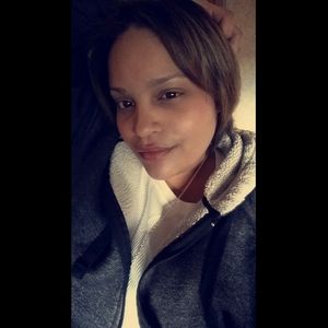 Meet your Posher, Liz