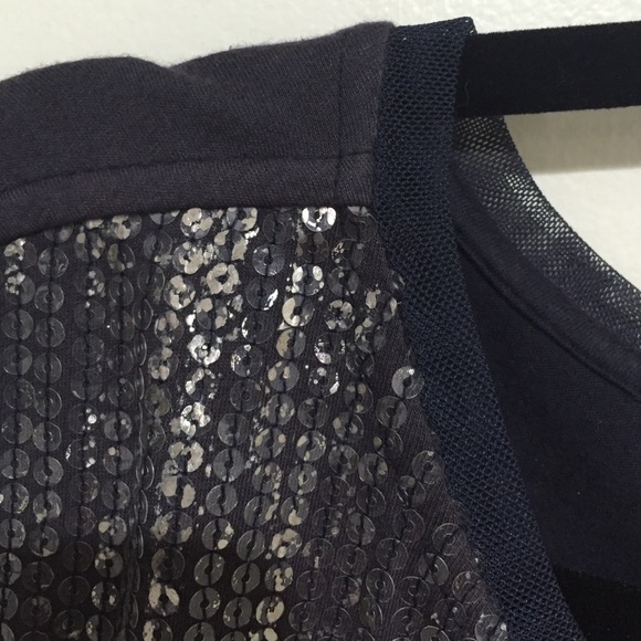 SOLD Navy blue sequin t-shirt - Picture 4 of 4