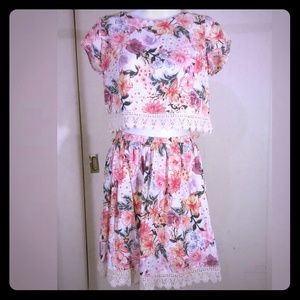 2 piece set Floral Crop Top with Skirt and trim