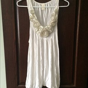 Long white tank with zipper rose neck detail