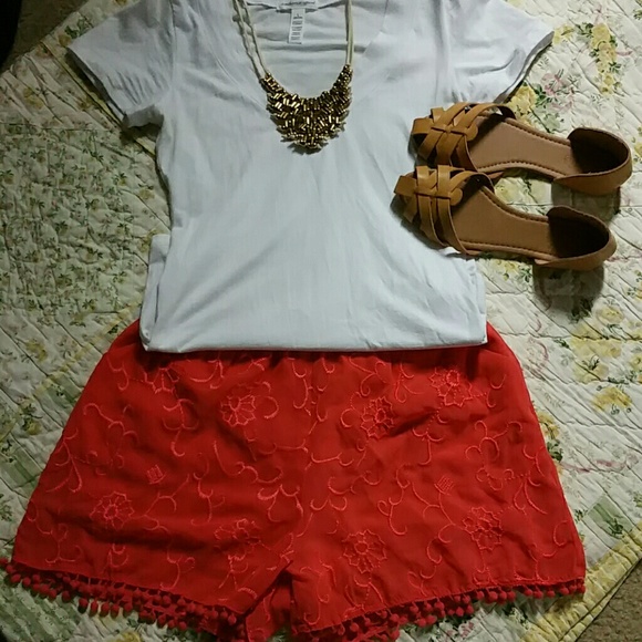 Coral Pom Pom shorts - Picture 2 of 3
